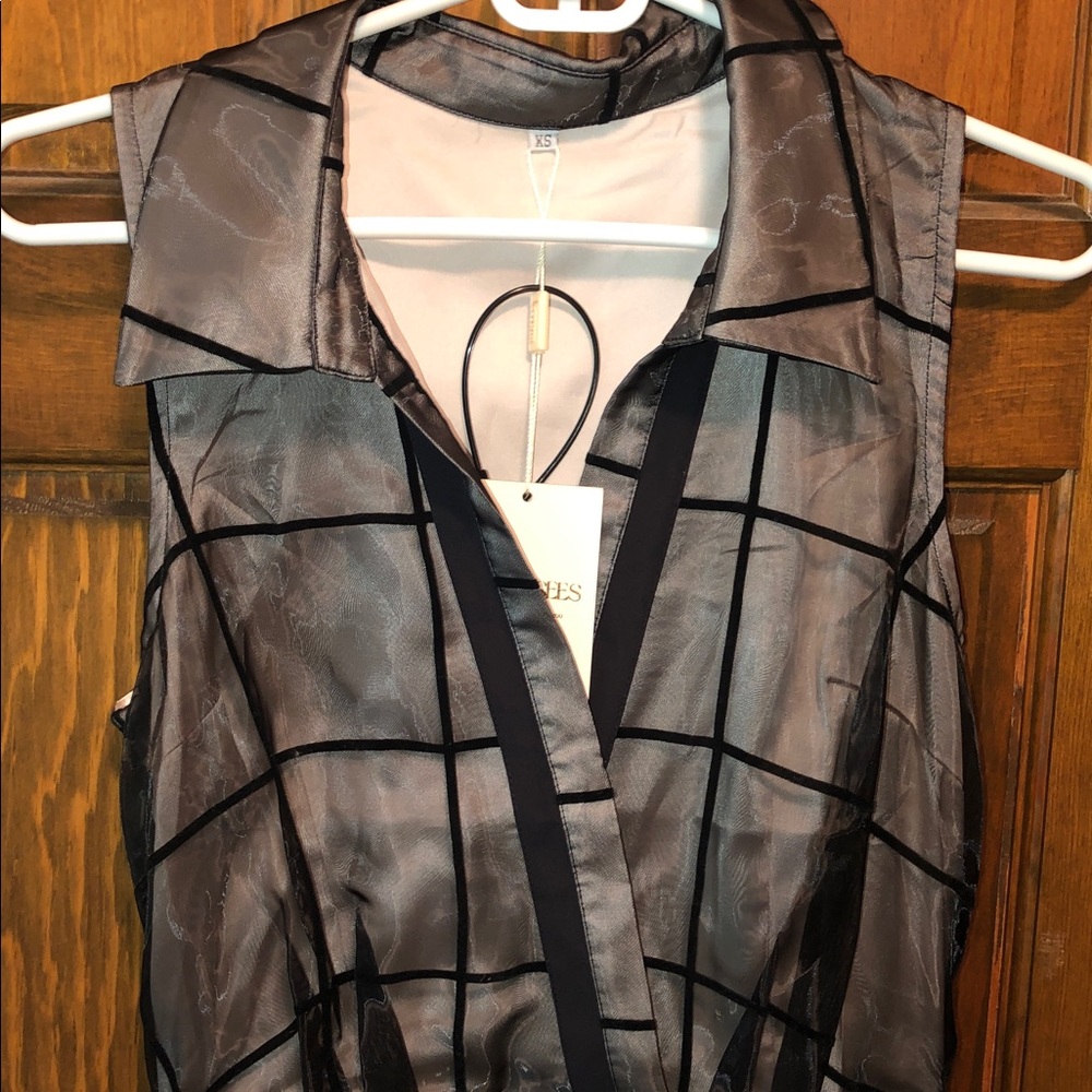 Elegant Black Grid Pattern Dress - Picture 3 of 6